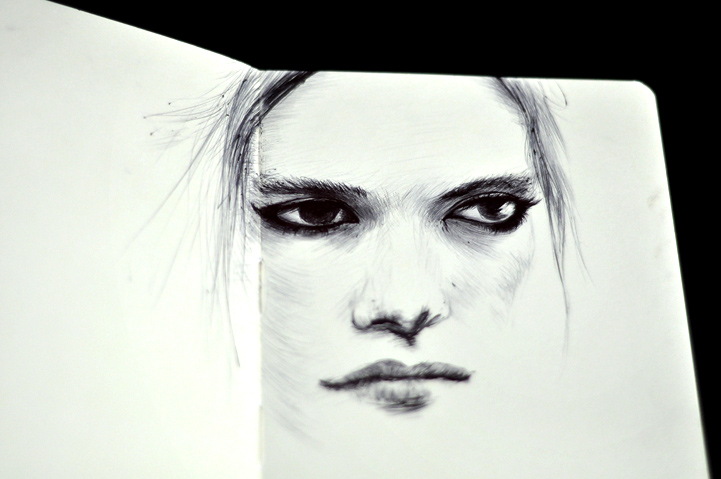 Carnet de croquis et dessin, stylo noir, Hervé Augoyat Lyon.