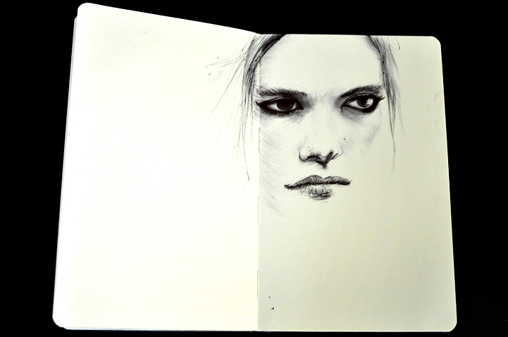 Carnet de croquis et dessin, stylo noir, Hervé Augoyat Lyon.