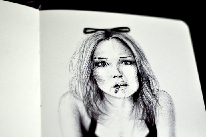 Carnet de croquis et dessin, stylo noir, Hervé Augoyat Lyon.